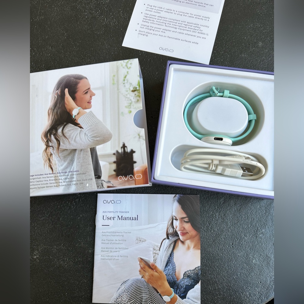 Ava 2.0 Plus A 12 M US2 Fertility Tracker Bracelet - USED Complete With Charger